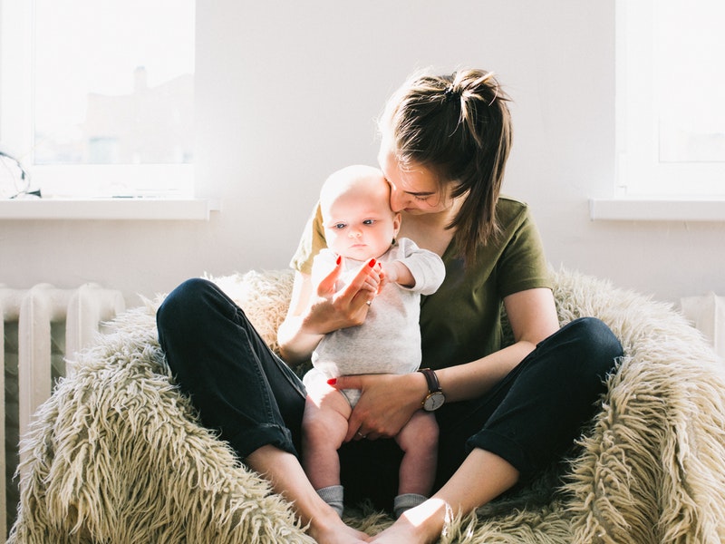 Tips Menyusui di Tempat Kerja Untuk Wanita Karir